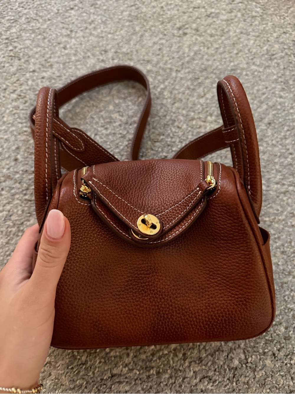 Verano Hill Maris Mini Shoulder Bag with Gold-Tone Turn-Lock - Picture 3 of 8